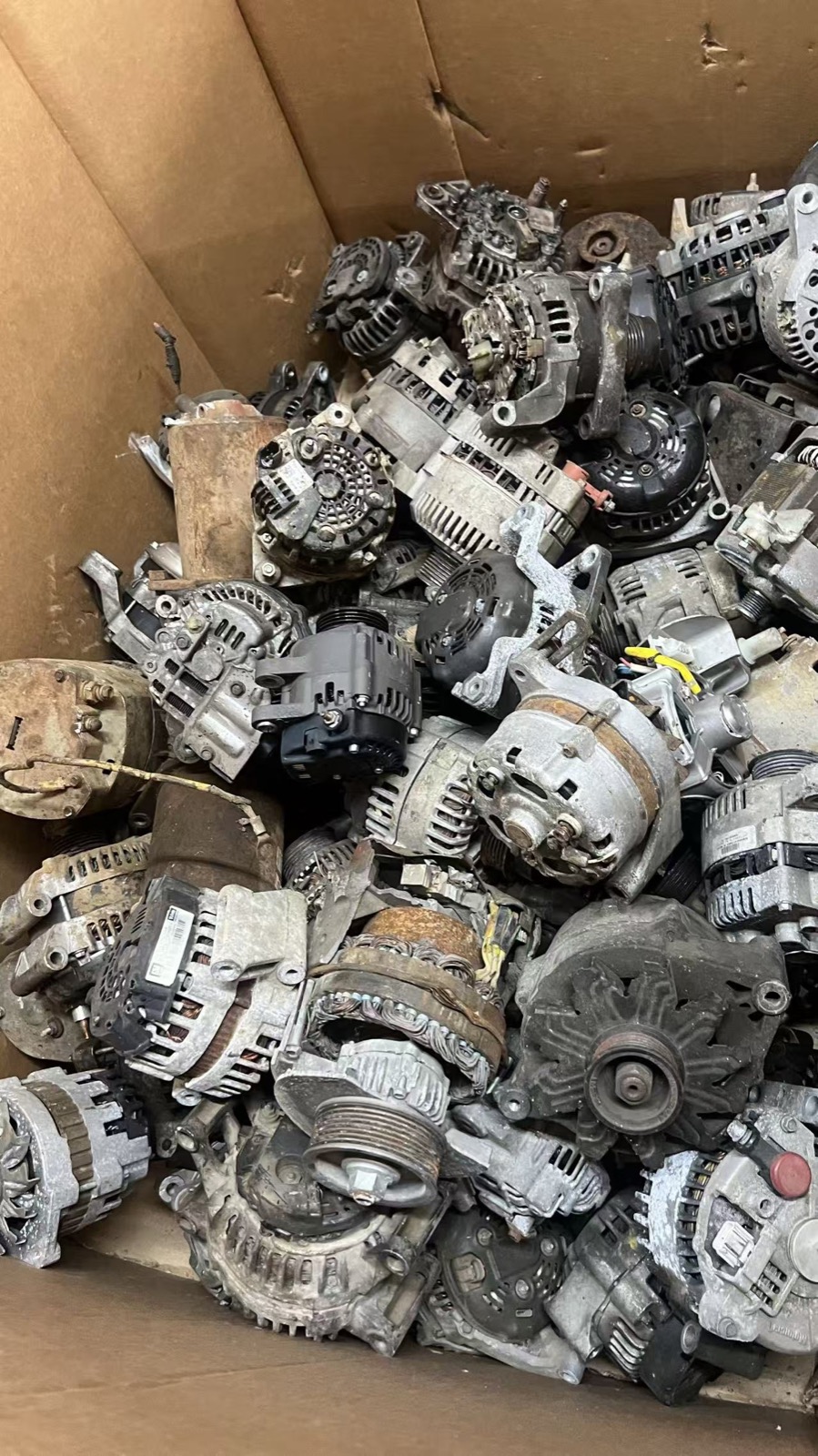 Automotive alternator scrap in bulk