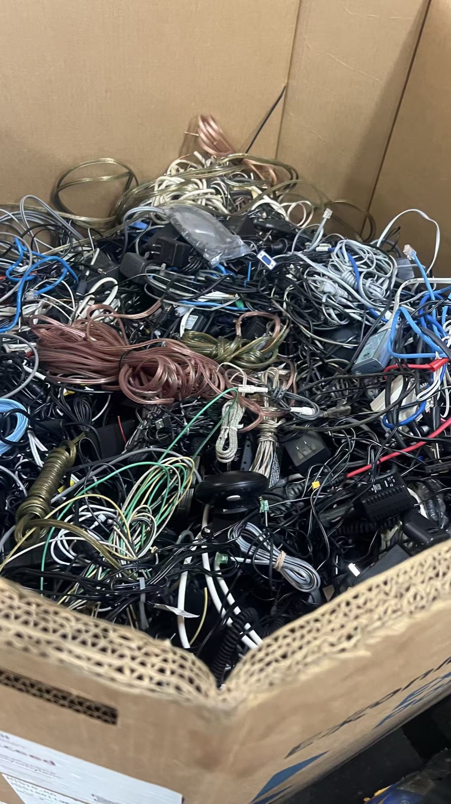 Mixed electronic cords and cable scrap